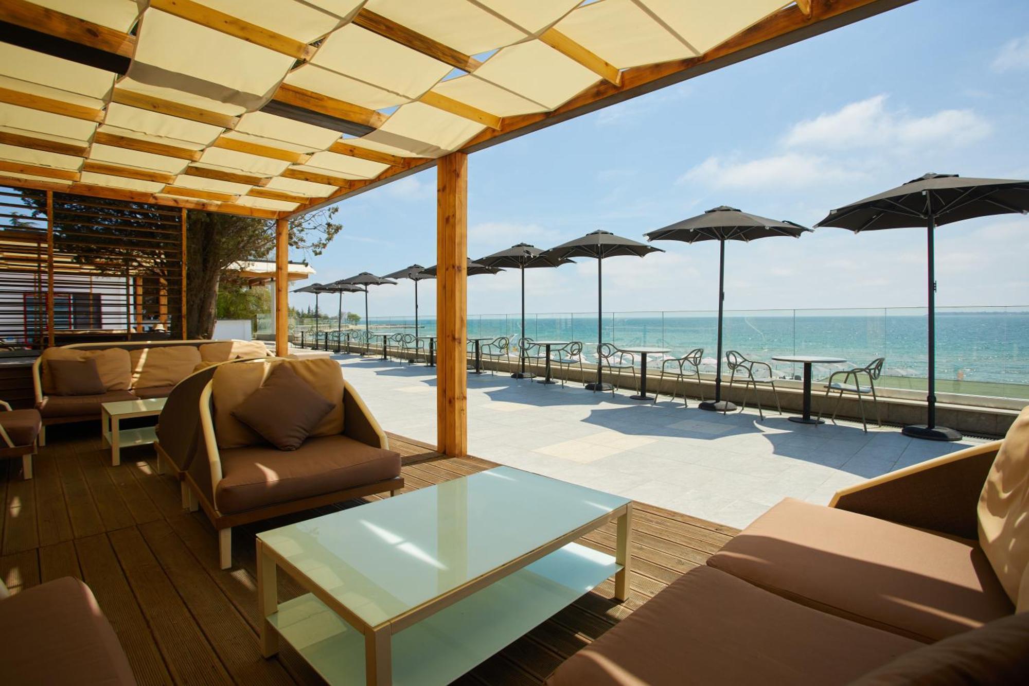 Secrets Sunny Beach Resort & Spa (Adults Only) Εξωτερικό φωτογραφία The beach at the hotel