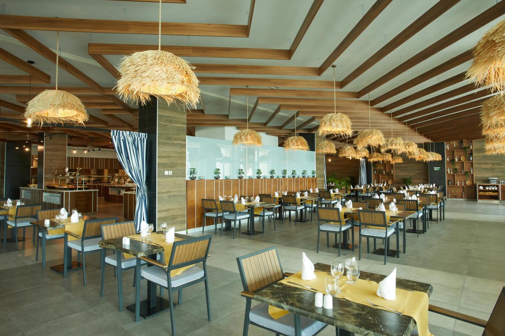Secrets Sunny Beach Resort & Spa (Adults Only) Εξωτερικό φωτογραφία The restaurant