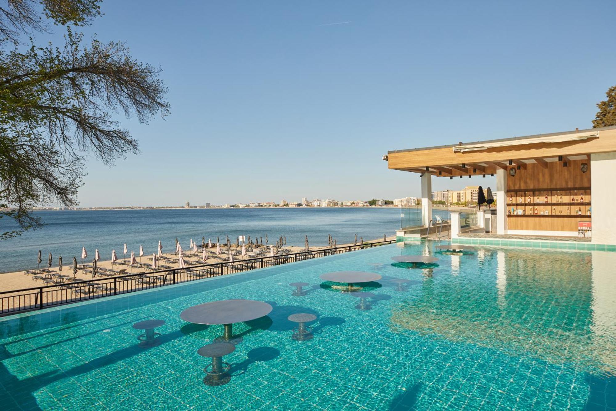 Secrets Sunny Beach Resort & Spa (Adults Only) Εξωτερικό φωτογραφία The pool at the hotel