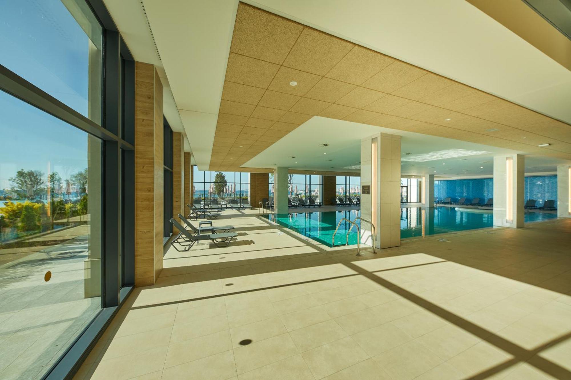 Secrets Sunny Beach Resort & Spa (Adults Only) Εξωτερικό φωτογραφία The swimming pool at the hotel