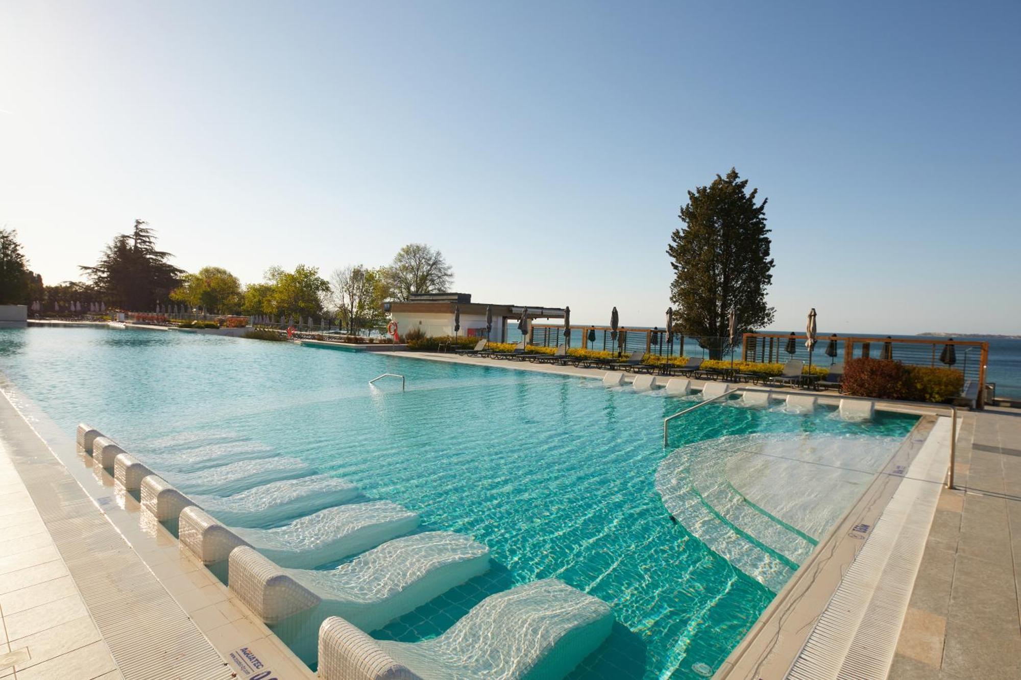 Secrets Sunny Beach Resort & Spa (Adults Only) Εξωτερικό φωτογραφία The swimming pool at the hotel