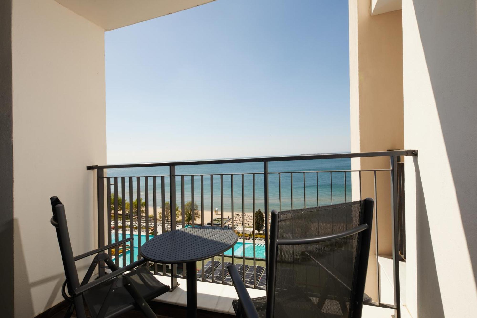 Secrets Sunny Beach Resort & Spa (Adults Only) Δωμάτιο φωτογραφία A balcony