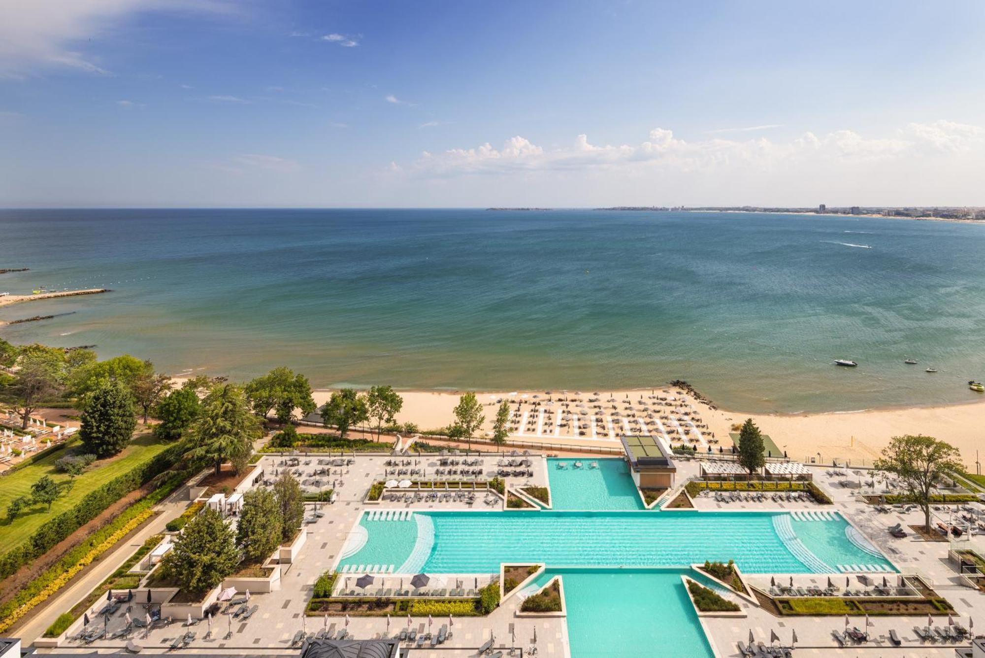 Secrets Sunny Beach Resort & Spa (Adults Only) Εξωτερικό φωτογραφία The beach at the hotel