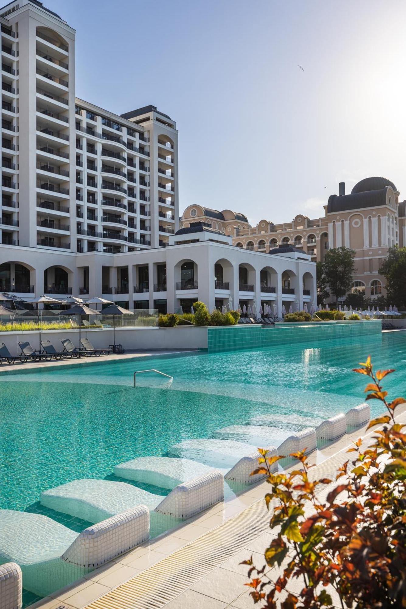 Secrets Sunny Beach Resort & Spa (Adults Only) Εξωτερικό φωτογραφία The hotel's pool